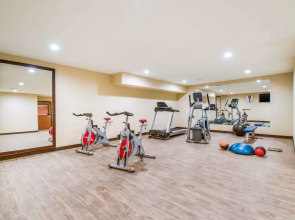 Comfort Inn & Suites Harrisburg-Hershey West