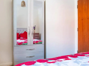 Leicester1br-wifi-modernapt-kitchen-sleeps2