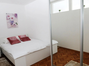 Apartment Dina