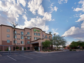 Holiday Inn & Suites Goodyear - West Phoenix Area by IHG