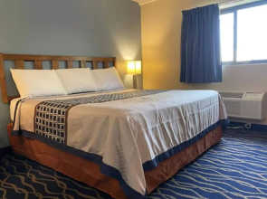 Economy Inn North Randall