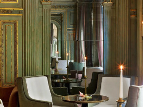 Le Dokhan’s Paris Arc de Triomphe, a Tribute Portfolio Hotel