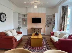 Stunning 4-bed Apartment in Cambridge