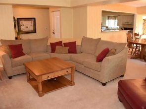 Seven Springs 2 Bedroom Deluxe Condo with Private Deck! by RedAwning