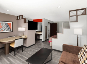 Ramada by Wyndham El Paso