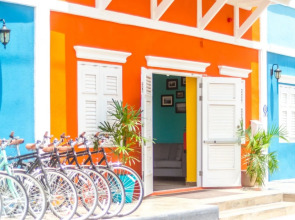 Bed & Bike Curacao Hotel