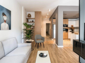 Central C&P Minimal Apartment