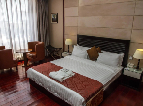 Airport Golden Tulip Hotel