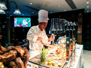 Отель Swissotel Al Murooj Dubai