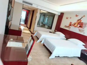 Vienna Classic Hotel (Huangshi Baiguanlou Store)