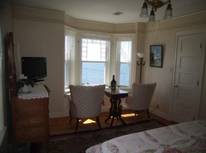 Baileys By the Sea a Cape Cod Oceanfront B & B25400