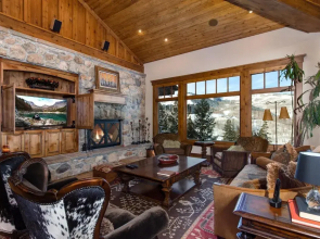Lookout Drive 5 Bedrooms PLO-6599 by KBM