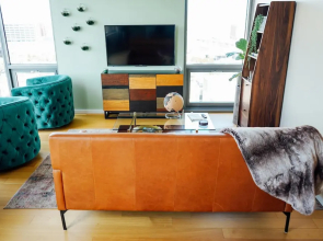 Coral Homes - Designer Penthouse in Old City - "Worldy Executive" Suite