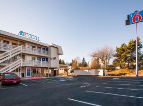 Motel 6 Bremerton, WA