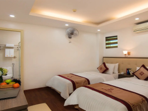 Van Mieu Hotel
