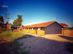 Plumptons Farm Holiday Lodges