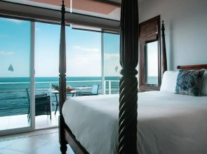 Casa Caracol Suites