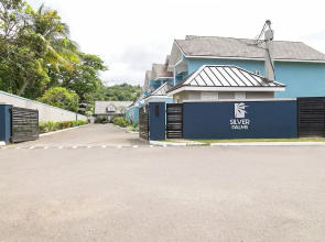 Silver Palms Charming 1BR Private Beach and Pool