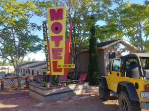 Lake Powell Motel