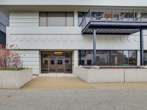 Downtown Grand Haven Condo - Walk to Boardwalk!