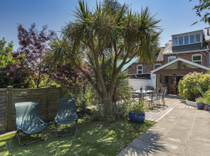 Shipwrights, 11 Coronation Road