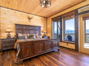 Bear Hugs - 5 Bedrooms, 5.5 Baths, Sleeps 20 5 Cabin by RedAwning