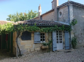 House With 3 Bedrooms in Arveyres, With Enclosed Garden and Wifi