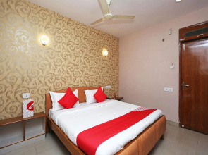 OYO 13669 Hotel Satnam