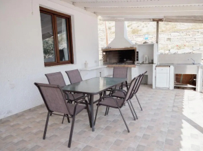 Beachfront bungalow in the area of Kampi, near Koundouros