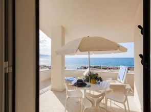 3 bedrooms appartement at Piano di Trappeto 1 m away from the beach with sea view furnished terrace and wifi