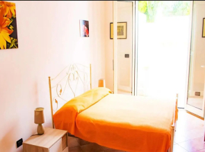 Otranto: independent villa in an elegant residential area, 550m from the sea