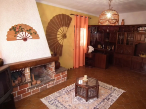 80s RetroStyle Villa