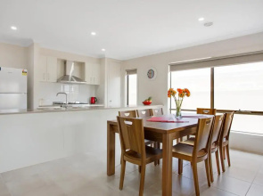 Serviced Houses Point Cook