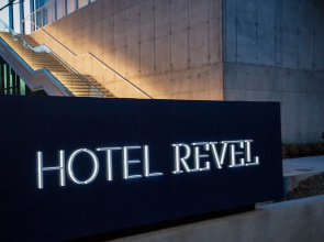 Hotel Revel