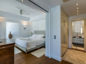 Inviting 8-bed Villa in Ermoupoli - Villa Blueros