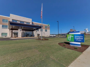 Holiday Inn Express & Suites Union City by IHG