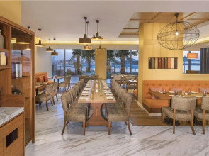 The Retreat Palm Dubai MGallery by Sofitel