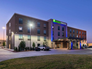 Holiday Inn Express & Suites Fort Worth West by IHG