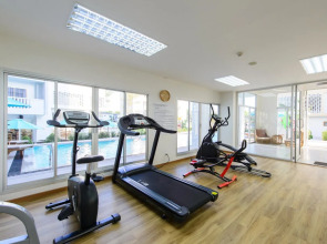 Отель Recenta Suite Phuket Suanluang