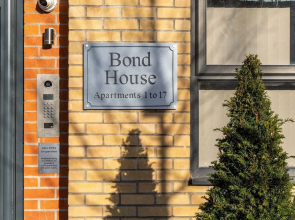 Celador Apartments - Bond House