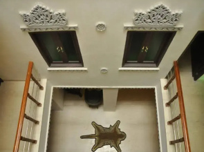 Lake Paradise Hotel