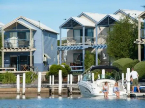 Captains Cove Waterfront Apartments