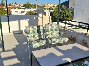 Tholos Studio, Sternes