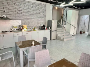 Friends Hostel (Фриендс Хостел)