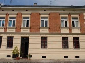 Piano Guest House