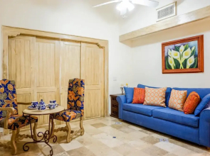 KING BED CountryClub 1 Bedroom Apartment By Senstay