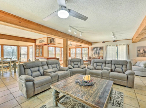 Private Pool: Lakefront Home in Hot Springs!