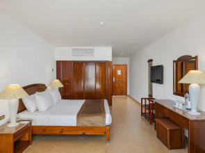 Отель Marlin Inn Azur Resort