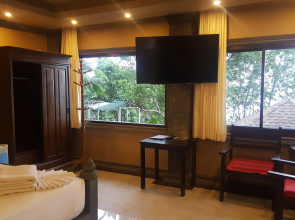 Blue Hill Resort