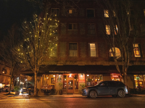 McMenamins Hotel Oregon